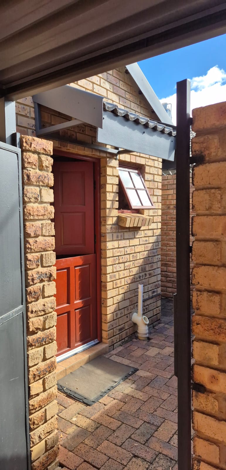 6 Bedroom Property for Sale in Flimieda North West